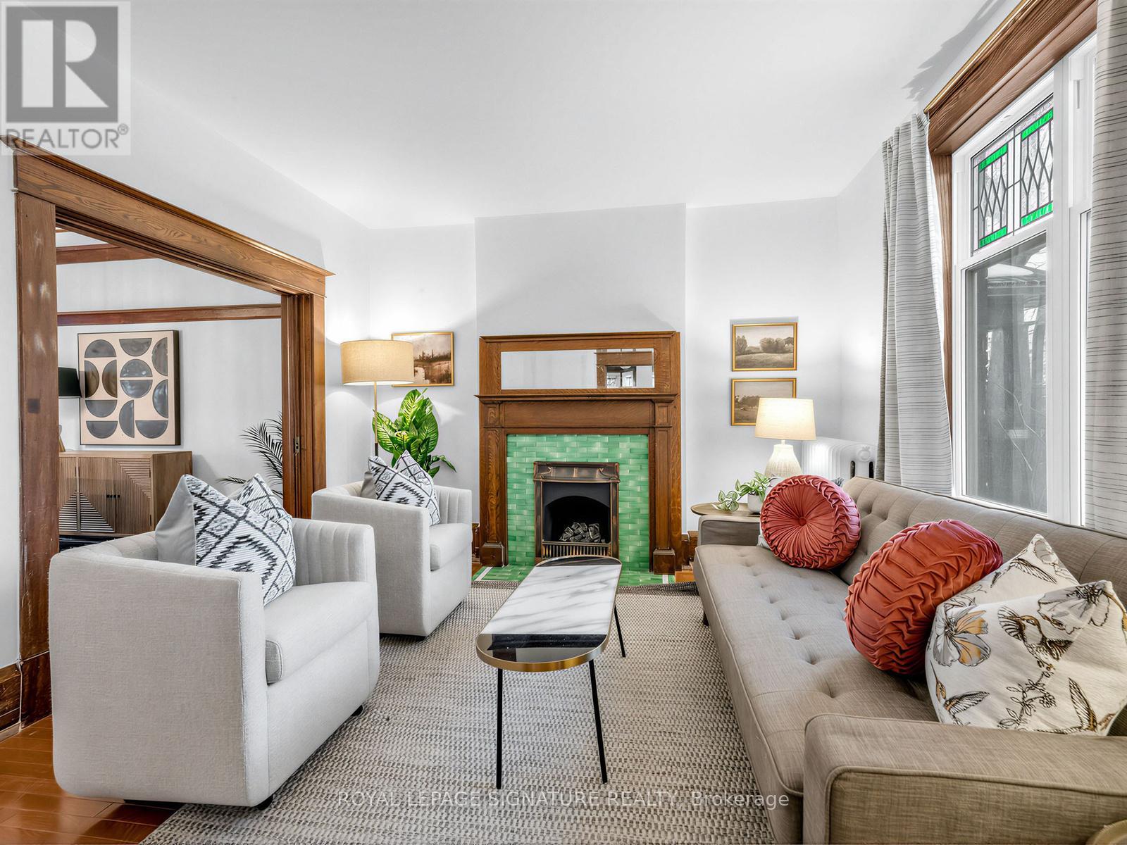 34 Alberta Avenue, Toronto, Ontario  M6H 2R6 - Photo 3 - C12848612