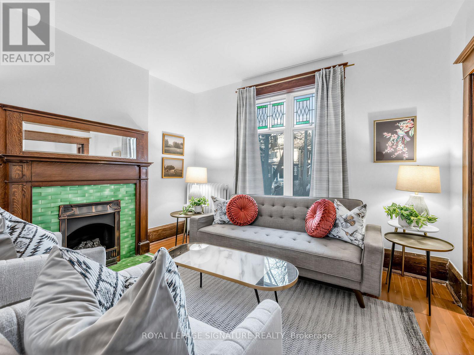 34 Alberta Avenue, Toronto, Ontario  M6H 2R6 - Photo 4 - C12848612