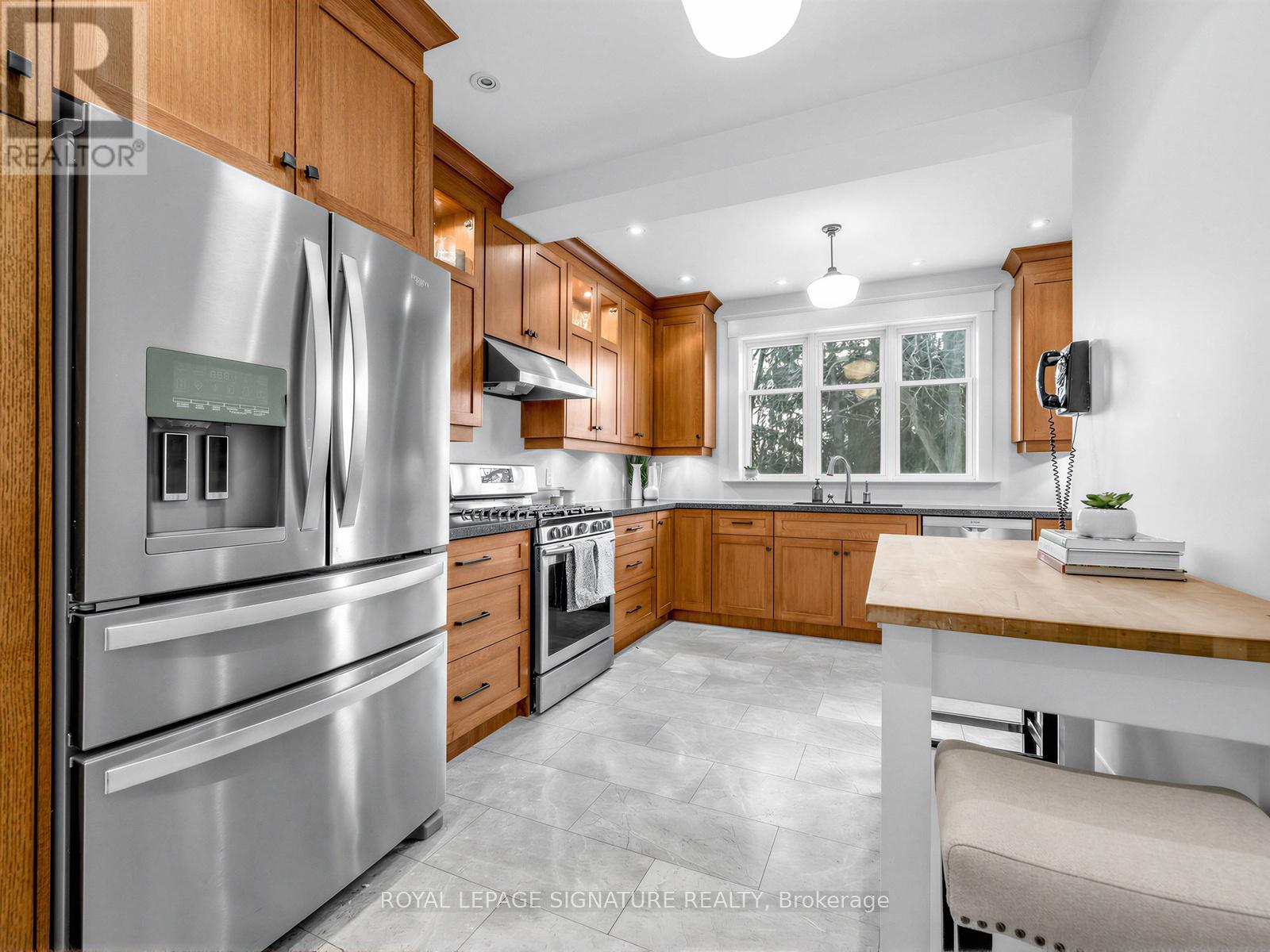 34 Alberta Avenue, Toronto, Ontario  M6H 2R6 - Photo 9 - C12848612