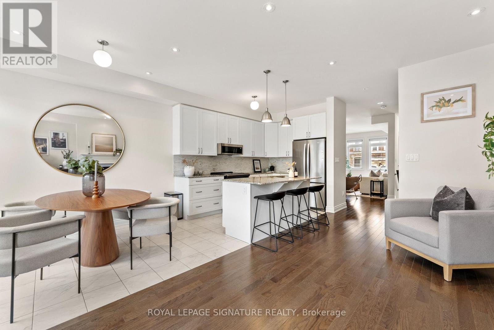 71 FAROOQ BOULEVARD, Vaughan, Ontario