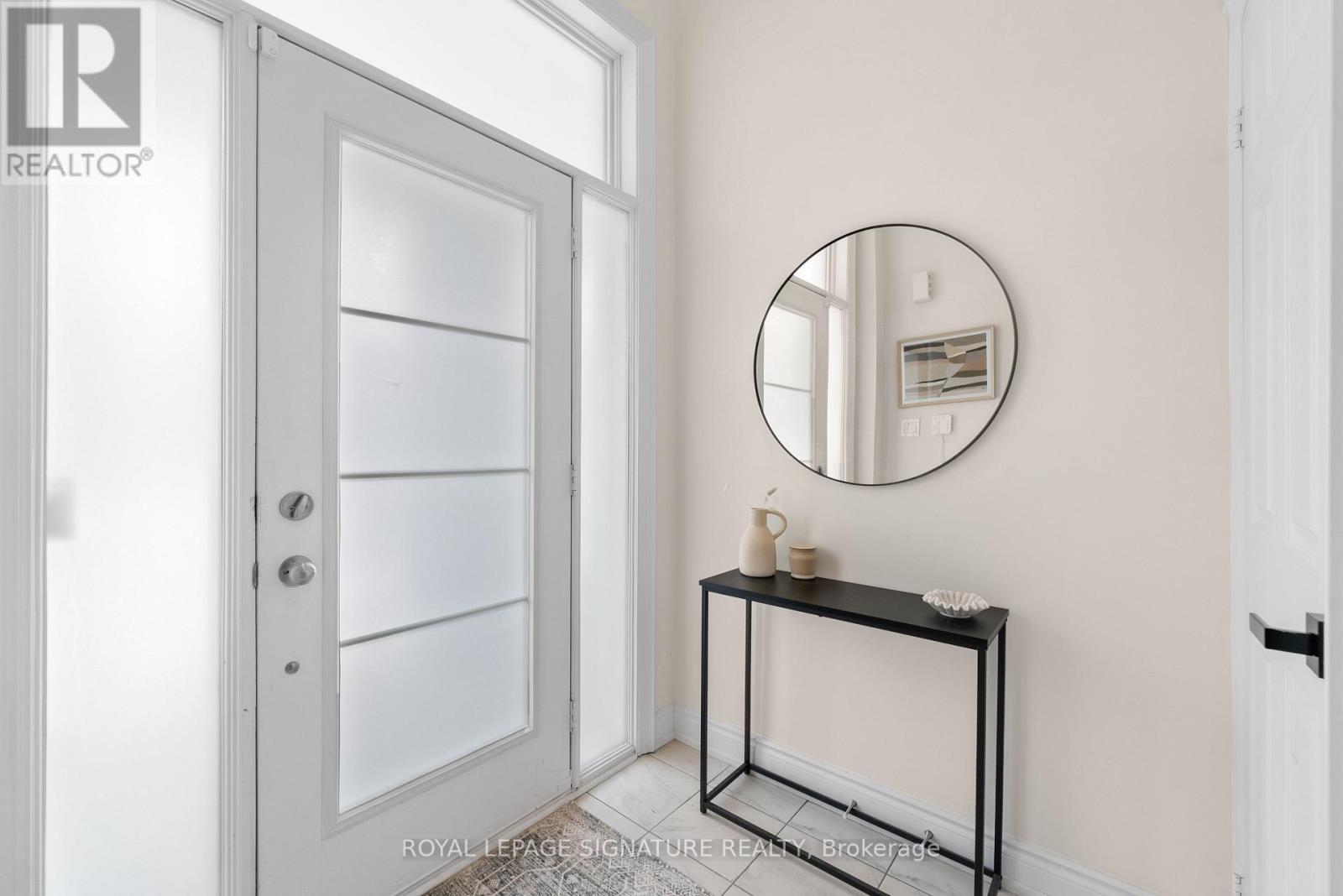 71 Farooq Boulevard, Vaughan, Ontario  L4H 4P3 - Photo 3 - N12848436