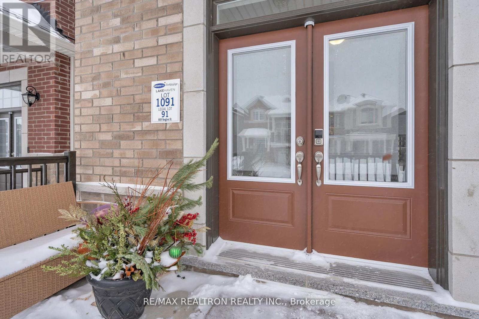 669 Newlove Street, Innisfil, Ontario  L9S 0R9 - Photo 2 - N12848444