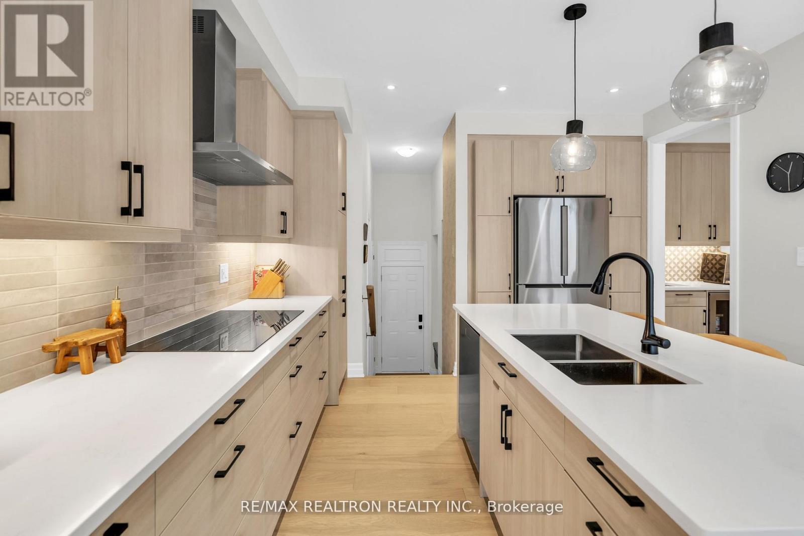 669 Newlove Street, Innisfil, Ontario  L9S 0R9 - Photo 24 - N12848444