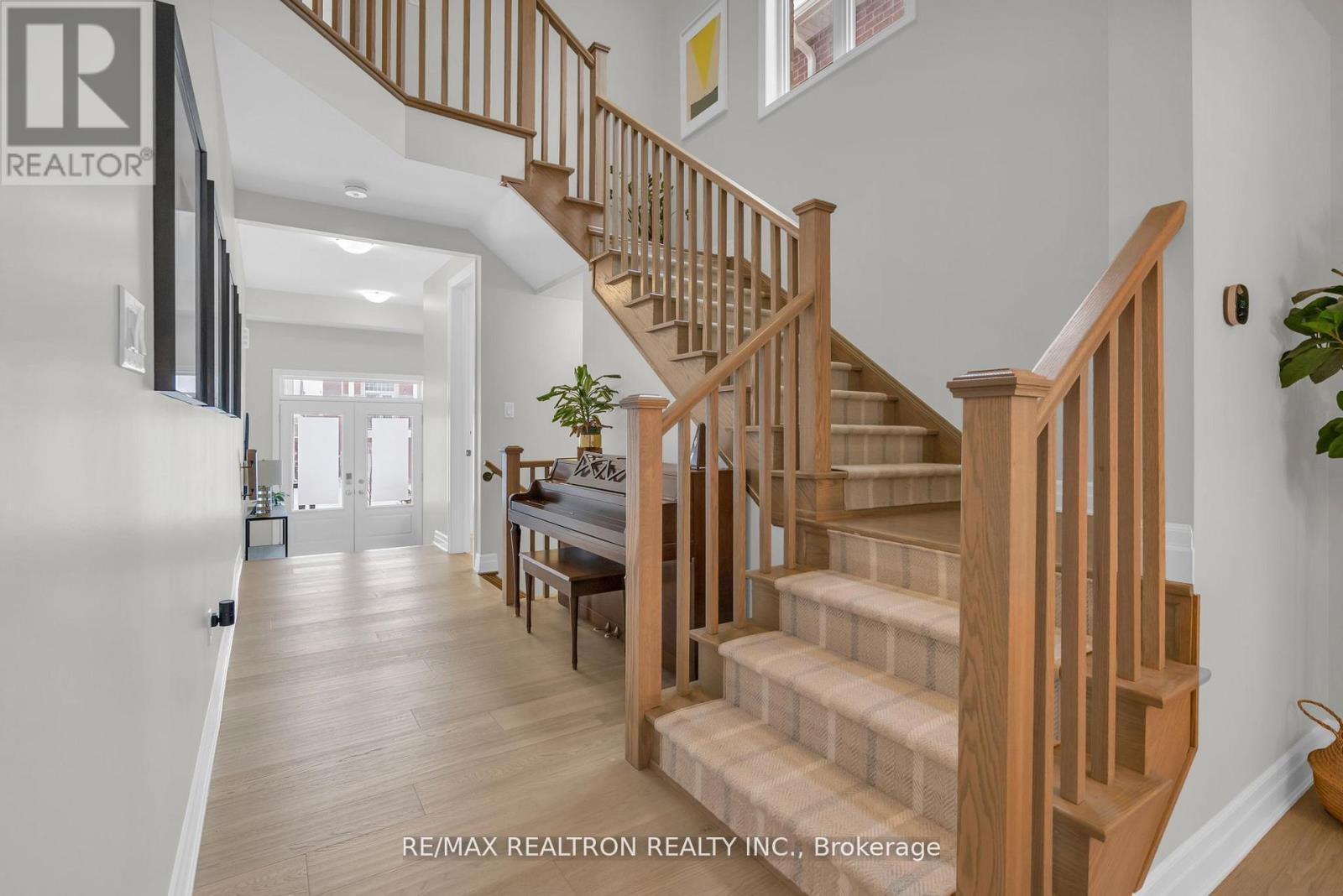 669 Newlove Street, Innisfil, Ontario  L9S 0R9 - Photo 6 - N12848444