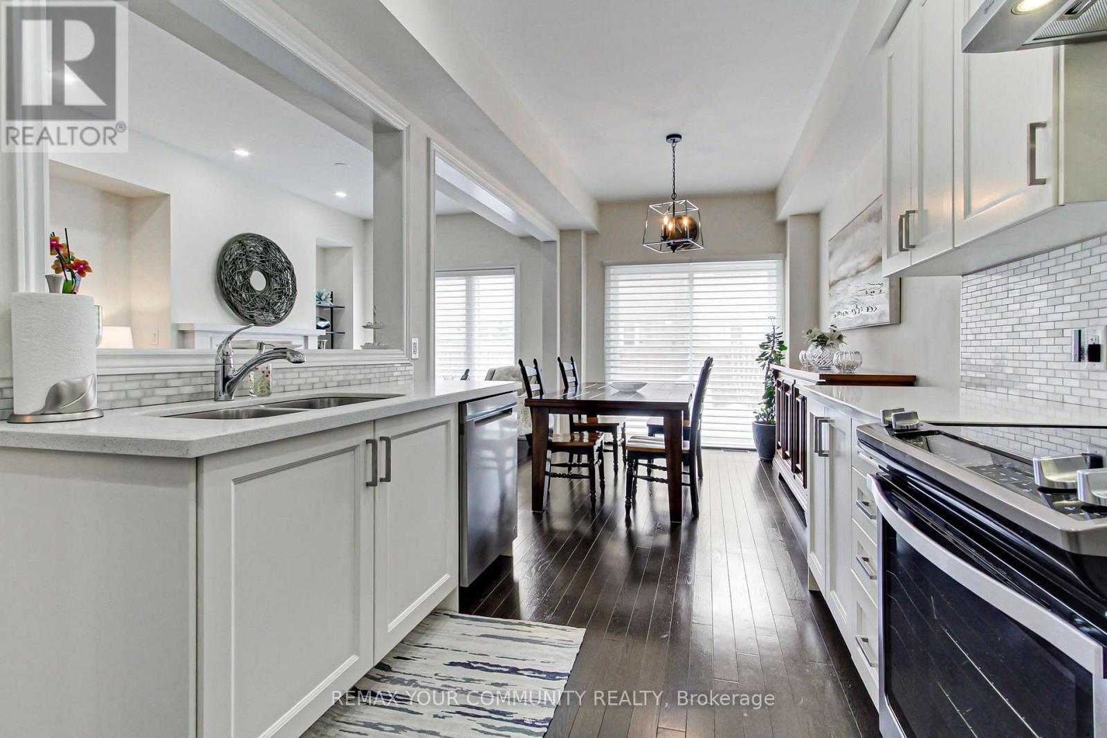 47 Blackwell Crescent, Bradford West Gwillimbury (Bradford), Ontario  L3Z 4L3 - Photo 13 - N12848582