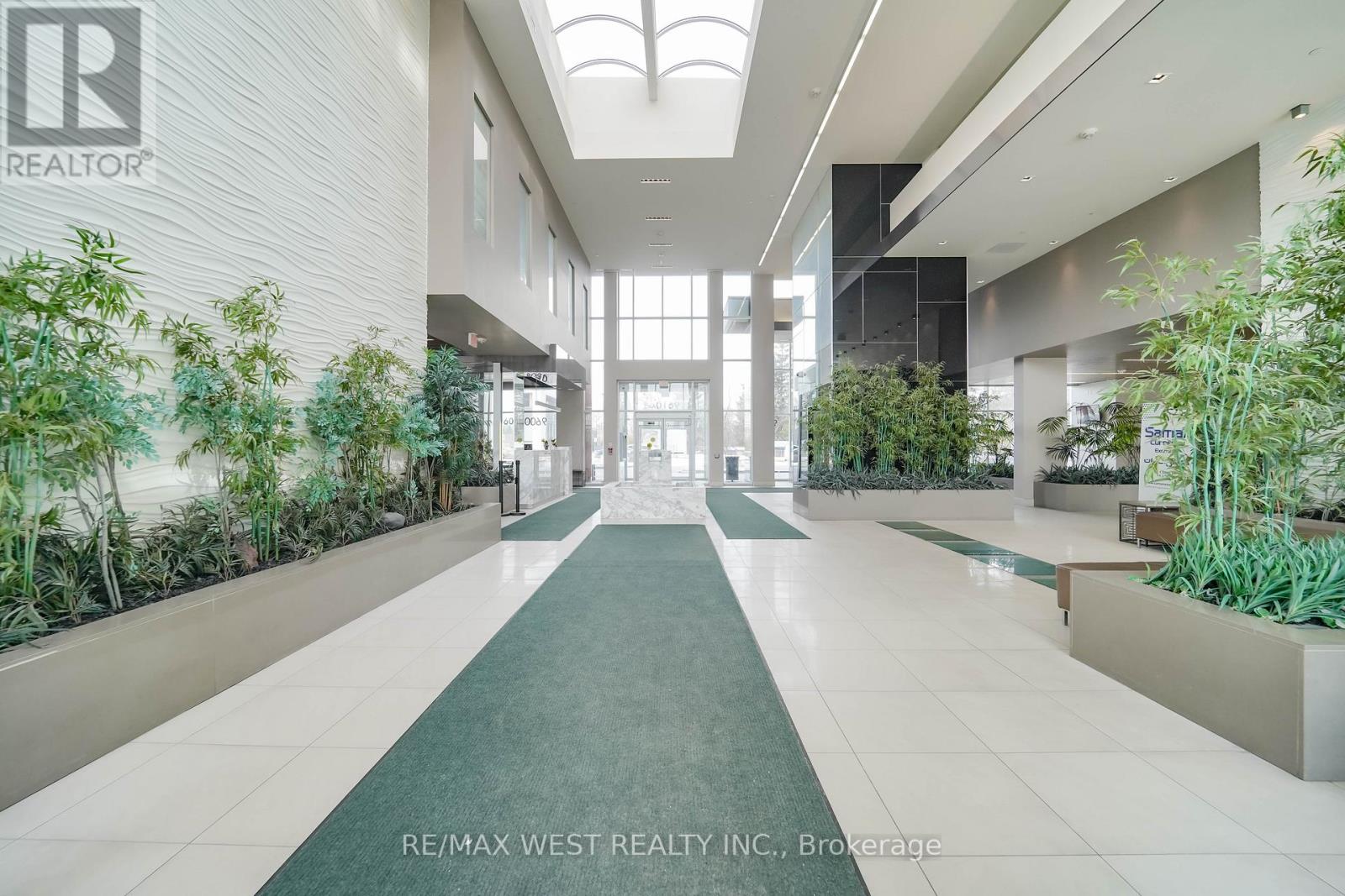 201a - 9608 Yonge Street, Richmond Hill, Ontario  L4C 1V6 - Photo 2 - N12848622