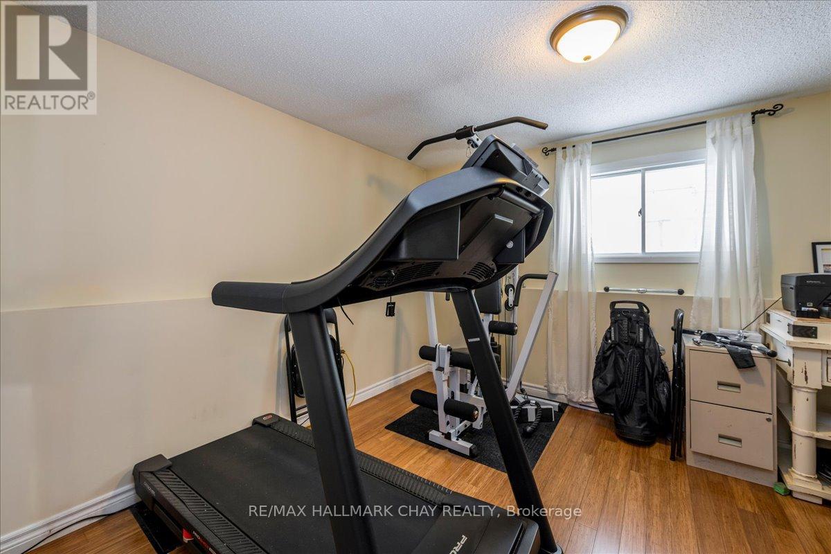 207 Burns Circle, Barrie (Northwest), Ontario  L4N 6A5 - Photo 15 - S12848424