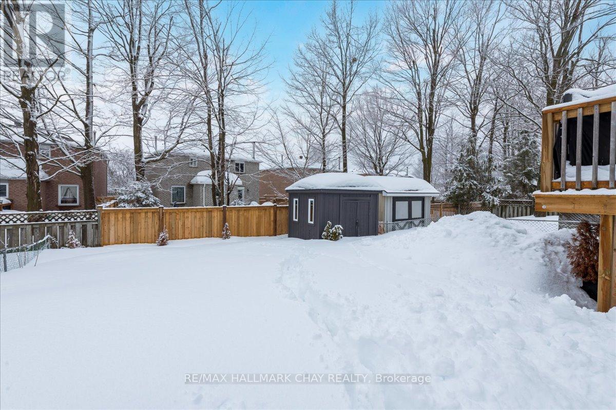 207 Burns Circle, Barrie (Northwest), Ontario  L4N 6A5 - Photo 18 - S12848424