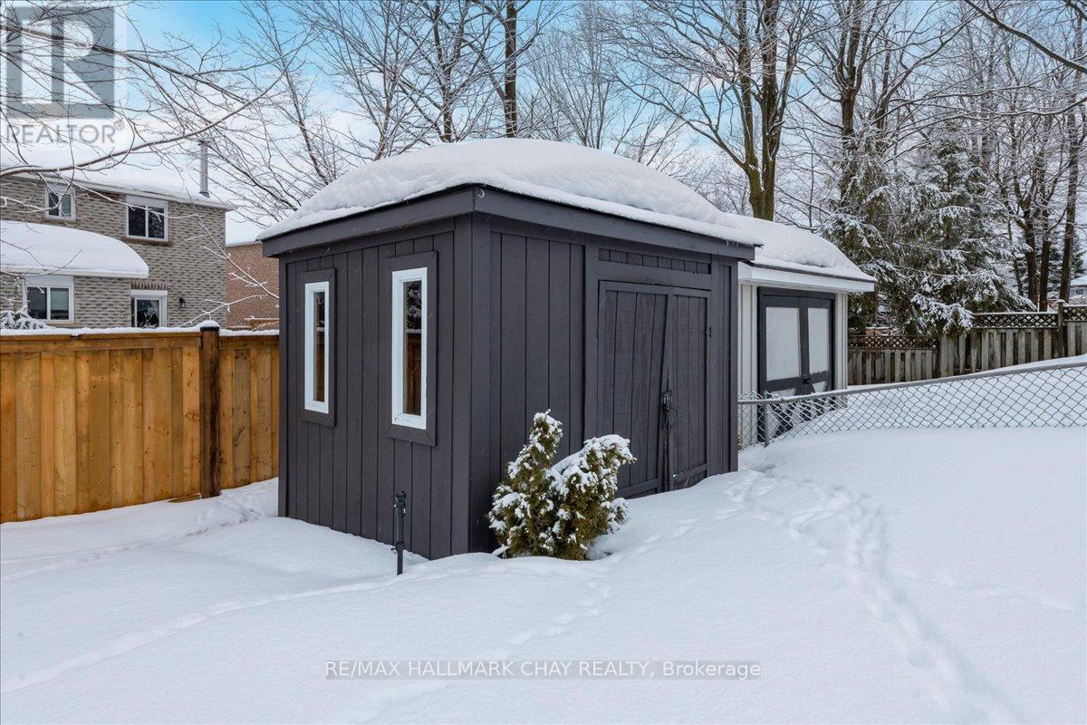 207 Burns Circle, Barrie (Northwest), Ontario  L4N 6A5 - Photo 19 - S12848424