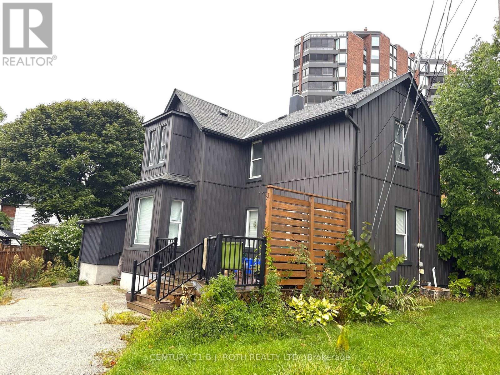 253 Dunlop Street E, Barrie (North Shore), Ontario  L4M 1B6 - Photo 1 - S12848490