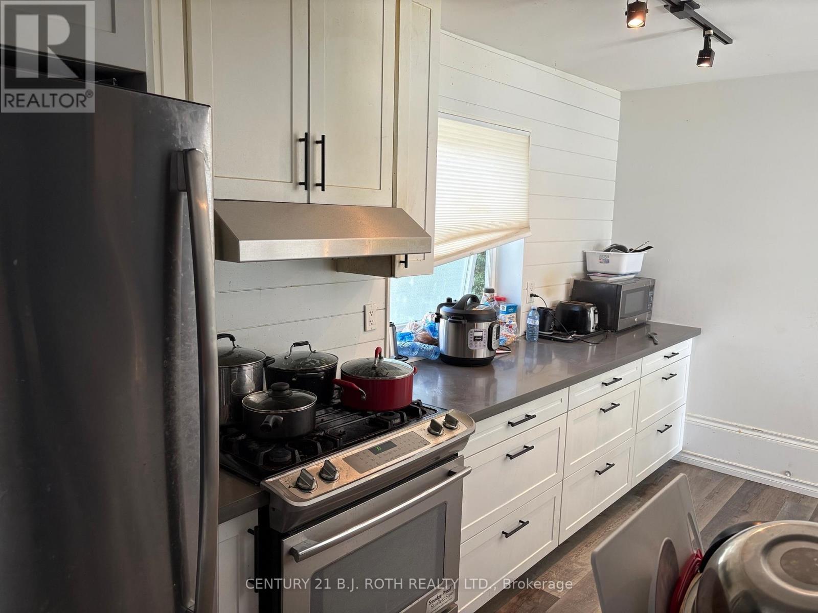 253 Dunlop Street E, Barrie (North Shore), Ontario  L4M 1B6 - Photo 10 - S12848490