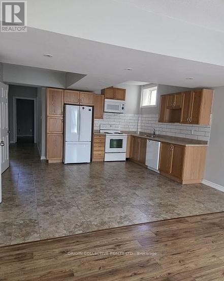 329 Edgehill Dr Main, Barrie (Edgehill Drive), Ontario  L4N 9X5 - Photo 3 - S12848614