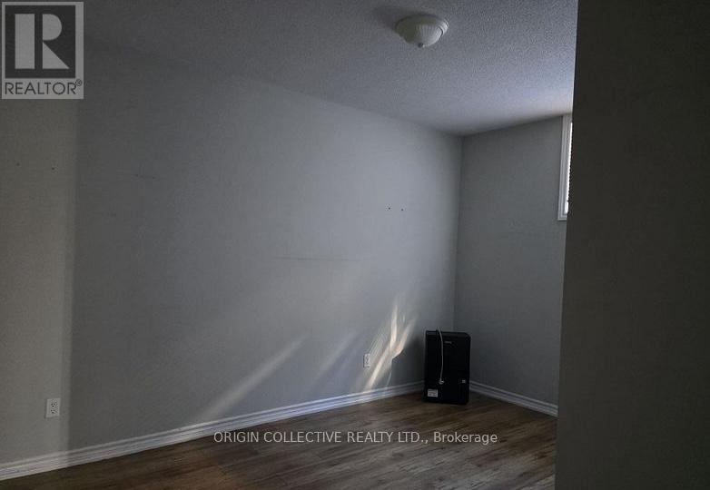 329 Edgehill Dr Main, Barrie (Edgehill Drive), Ontario  L4N 9X5 - Photo 7 - S12848614