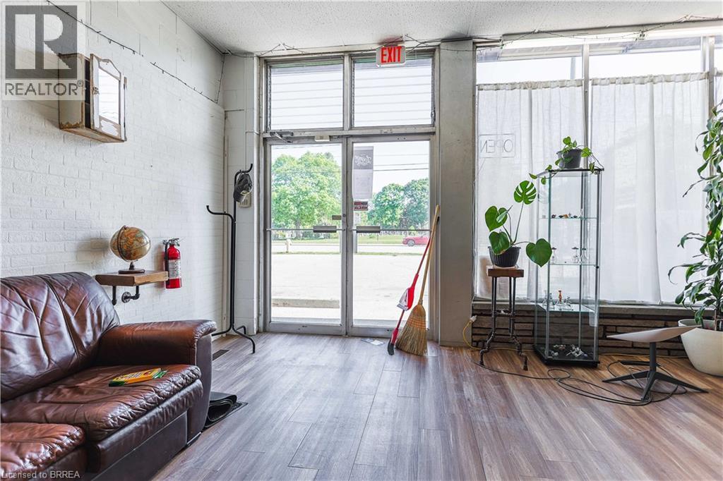 170 Charing Cross Street Unit# 1, Brantford, Ontario  N3T 2J4 - Photo 4 - 40809546