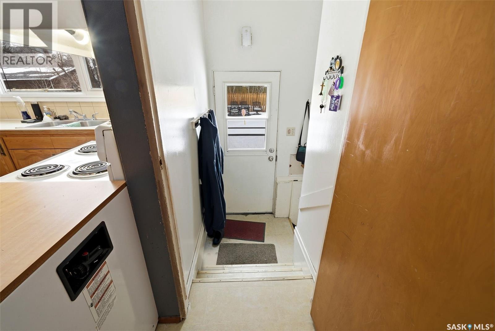 2804 Grant Road, Regina, Saskatchewan  S4S 5G2 - Photo 17 - SK029734