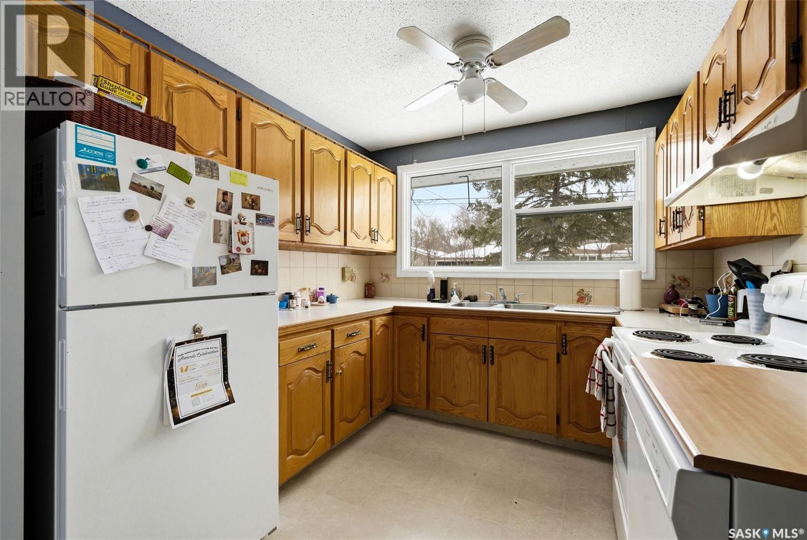 2804 Grant Road, Regina, Saskatchewan  S4S 5G2 - Photo 6 - SK029734