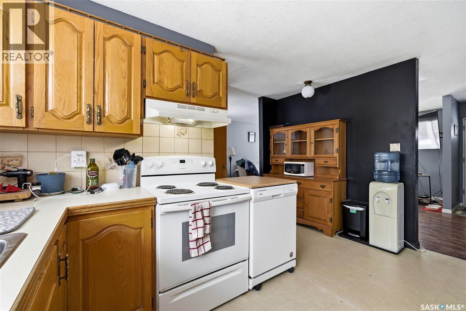 2804 Grant Road, Regina, Saskatchewan  S4S 5G2 - Photo 8 - SK029734