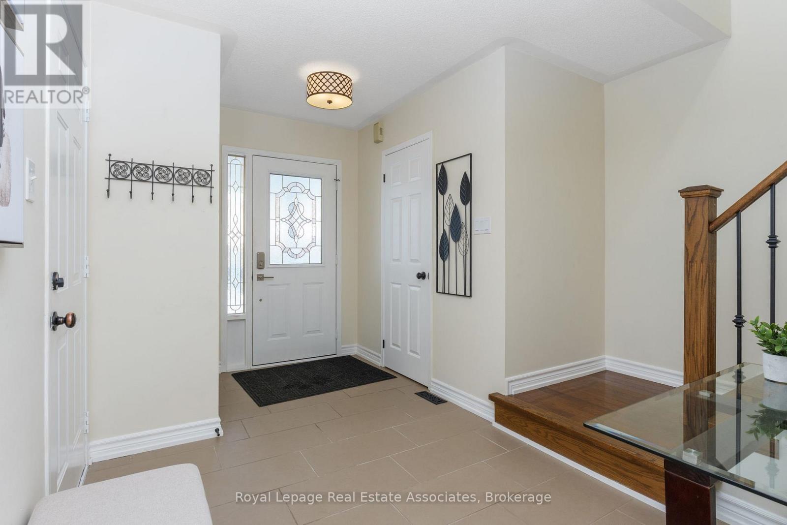 1196 Knight Trail, Milton, Ontario  L9T 5R9 - Photo 4 - W12848388