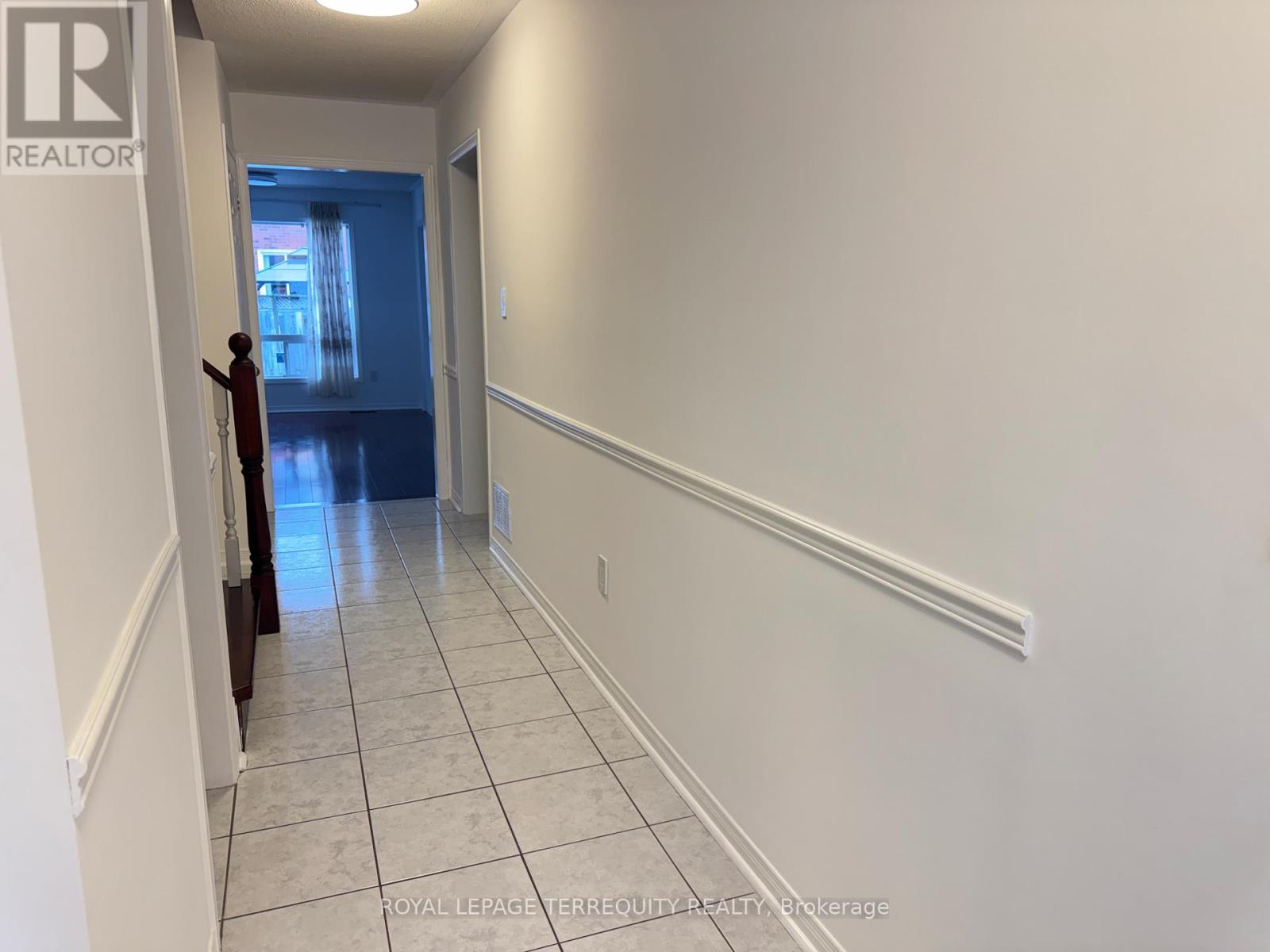 2265 Hummingbird Way, Oakville, Ontario  L6M 4B1 - Photo 7 - W12848408