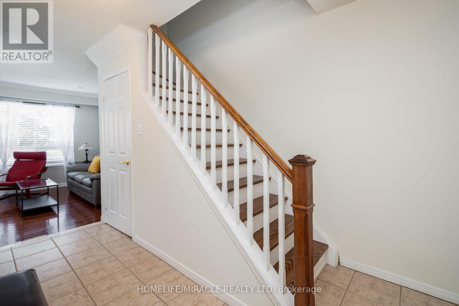 51 - 70 Moregate Crescent, Brampton, Ontario  L6S 3K9 - Photo 4 - W12848468