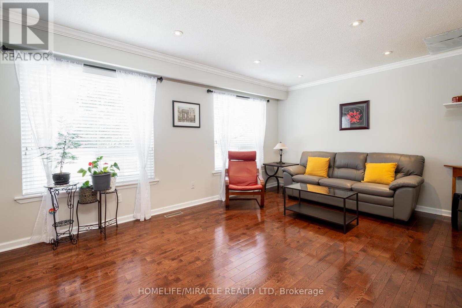 51 - 70 Moregate Crescent, Brampton, Ontario  L6S 3K9 - Photo 7 - W12848468