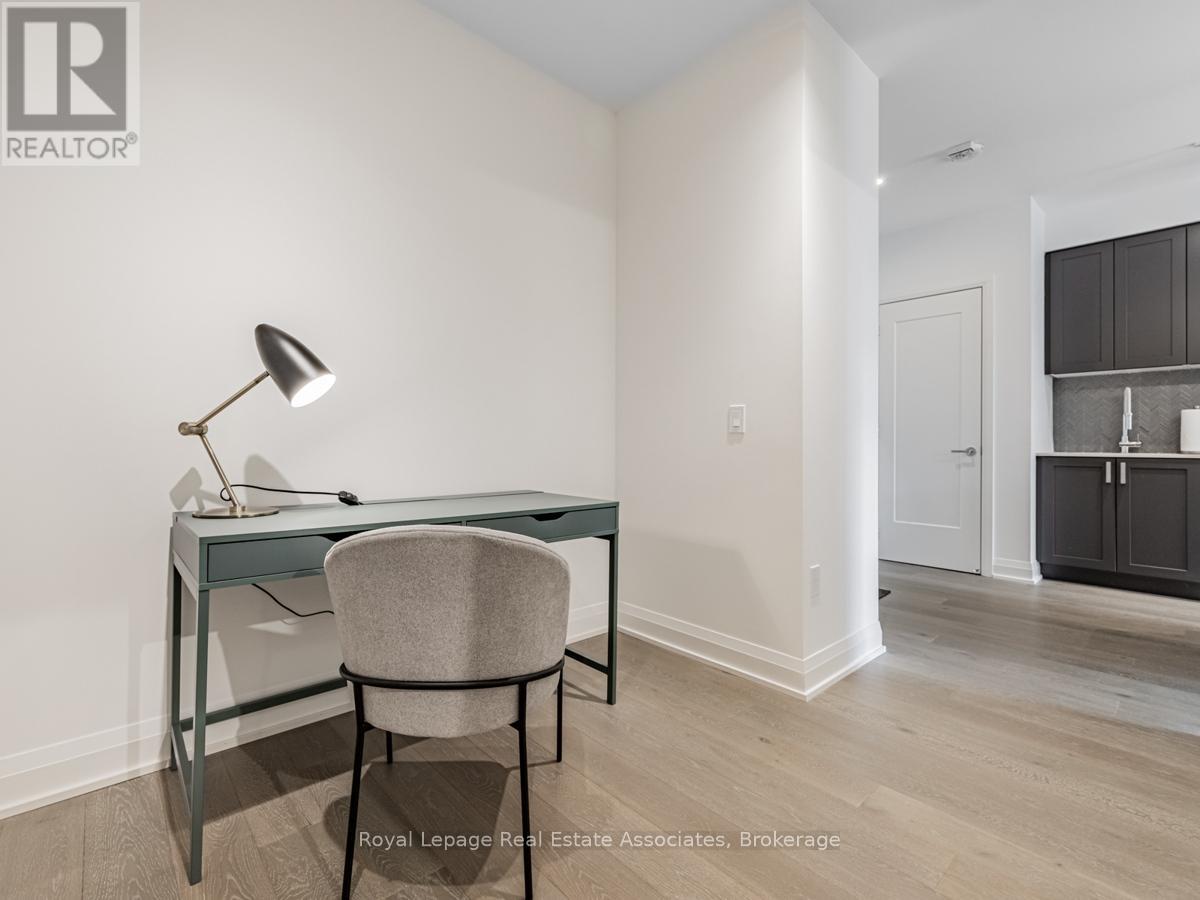 217 - 293 The Kingsway, Toronto, Ontario  M9A 0E8 - Photo 14 - W12848492