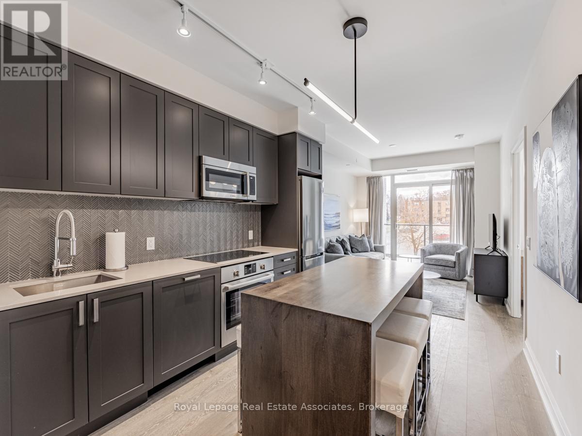 217 - 293 The Kingsway, Toronto, Ontario  M9A 0E8 - Photo 6 - W12848492