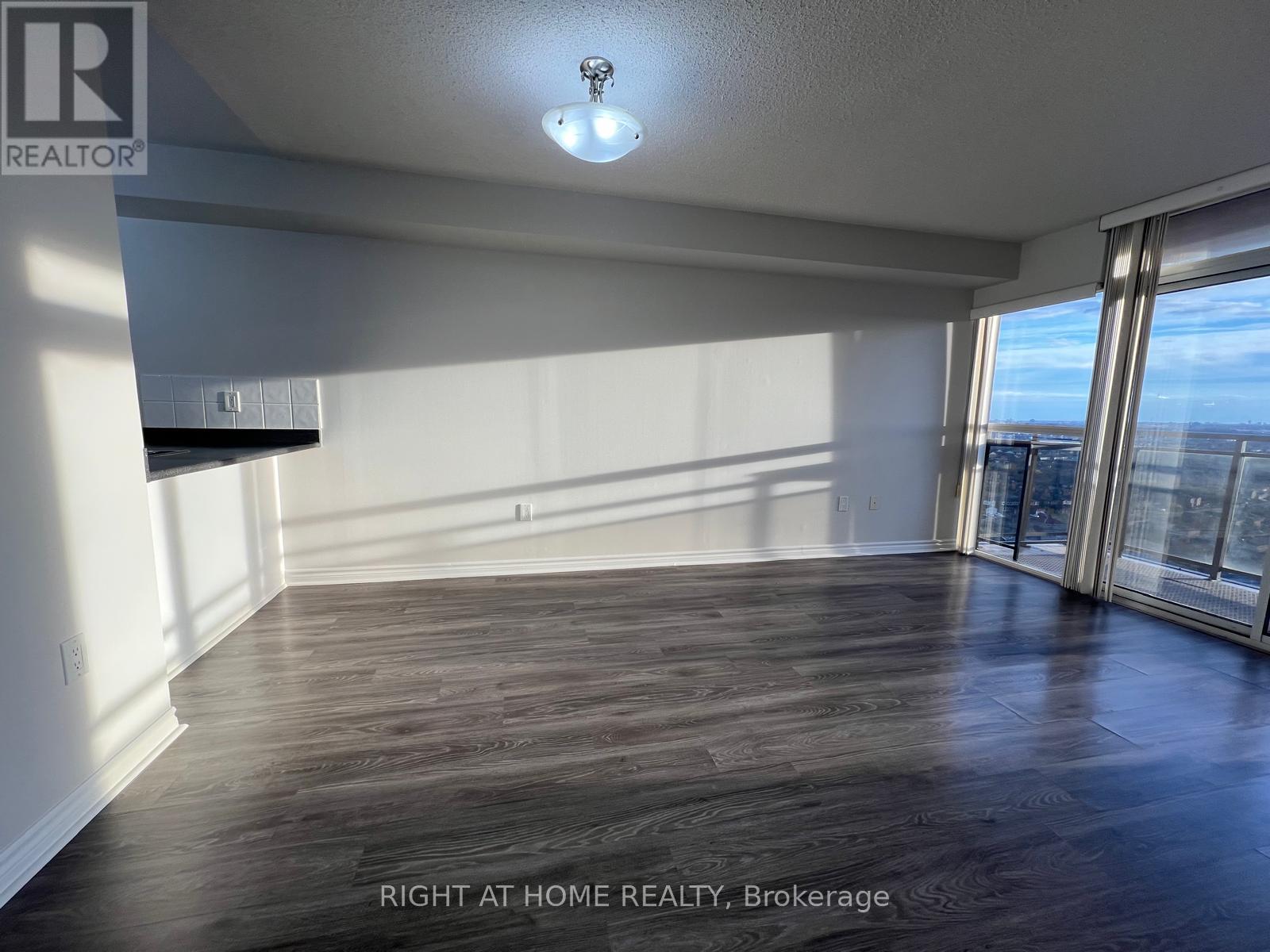 1808 - 55 Strathaven Drive, Mississauga, Ontario  L5R 4G9 - Photo 8 - W12848560