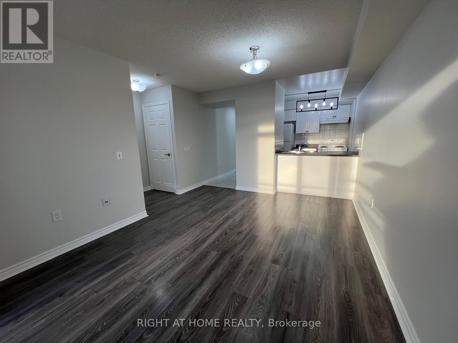 1808 - 55 Strathaven Drive, Mississauga, Ontario  L5R 4G9 - Photo 9 - W12848560