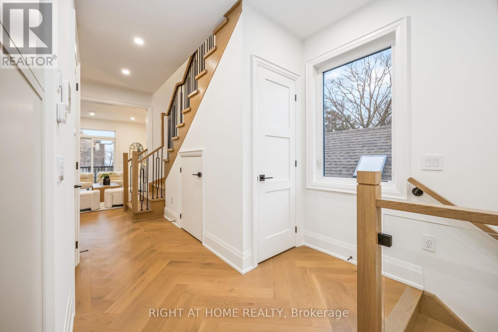 34a Morningside Avenue W, Toronto, Ontario  M6S 1C4 - Photo 11 - W12848564