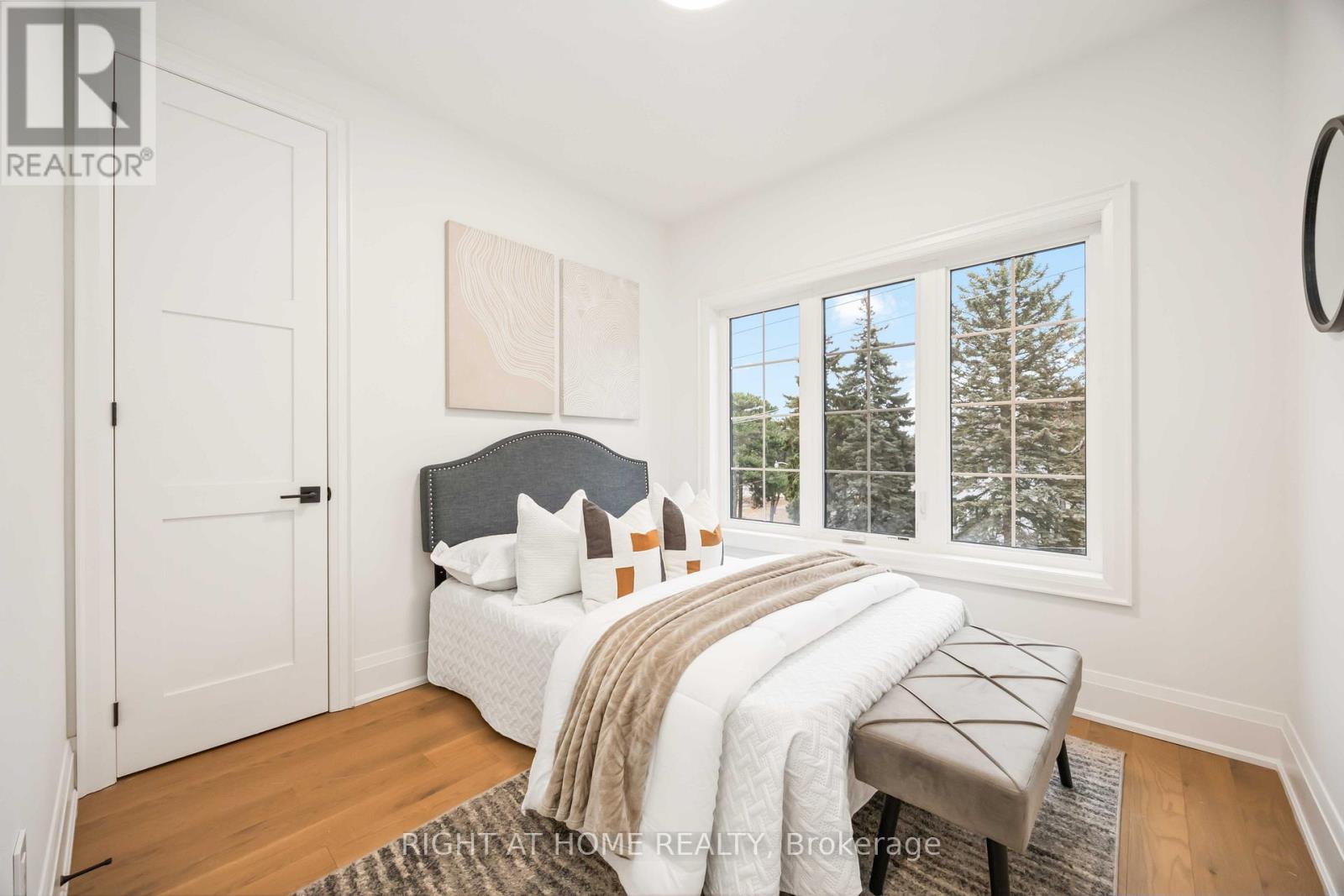 34a Morningside Avenue W, Toronto, Ontario  M6S 1C4 - Photo 19 - W12848564