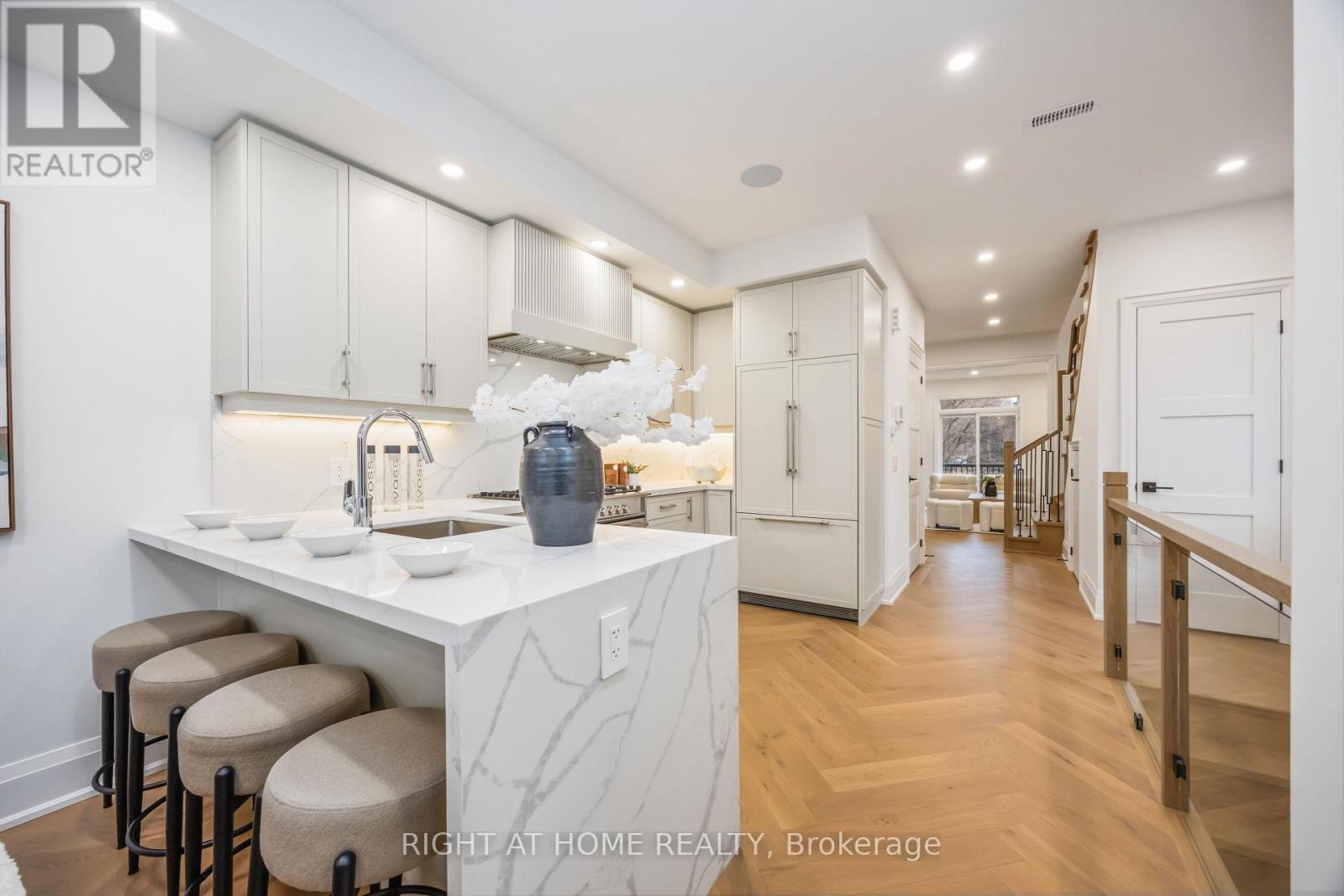 34a Morningside Avenue W, Toronto, Ontario  M6S 1C4 - Photo 3 - W12848564