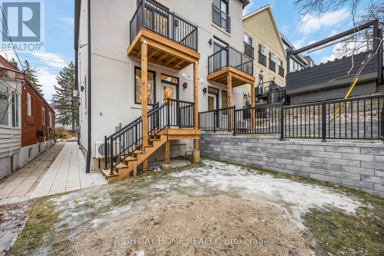 34a Morningside Avenue W, Toronto, Ontario  M6S 1C4 - Photo 37 - W12848564