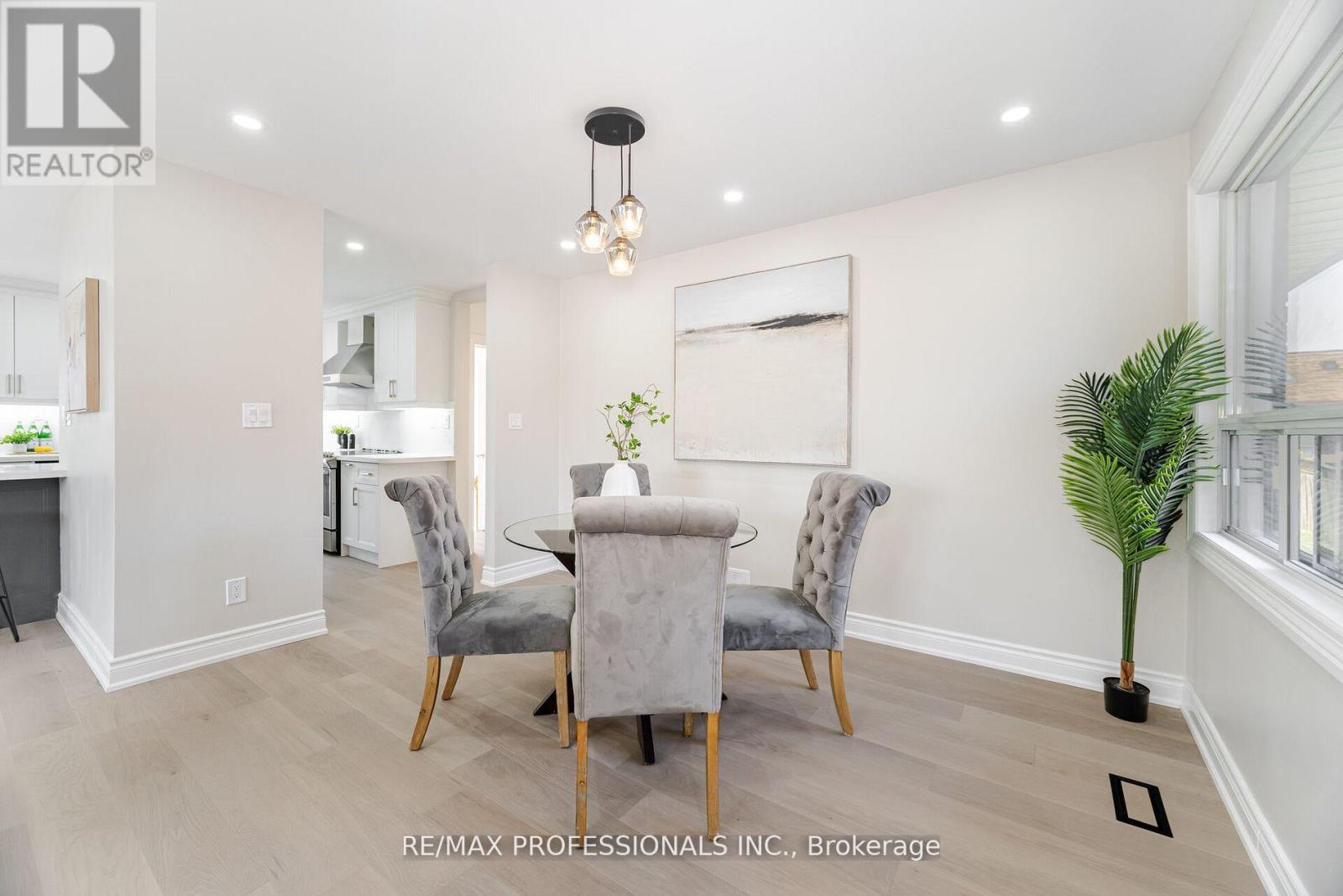 718 Royal York Road, Toronto, Ontario  M8Y 2T5 - Photo 10 - W12848602