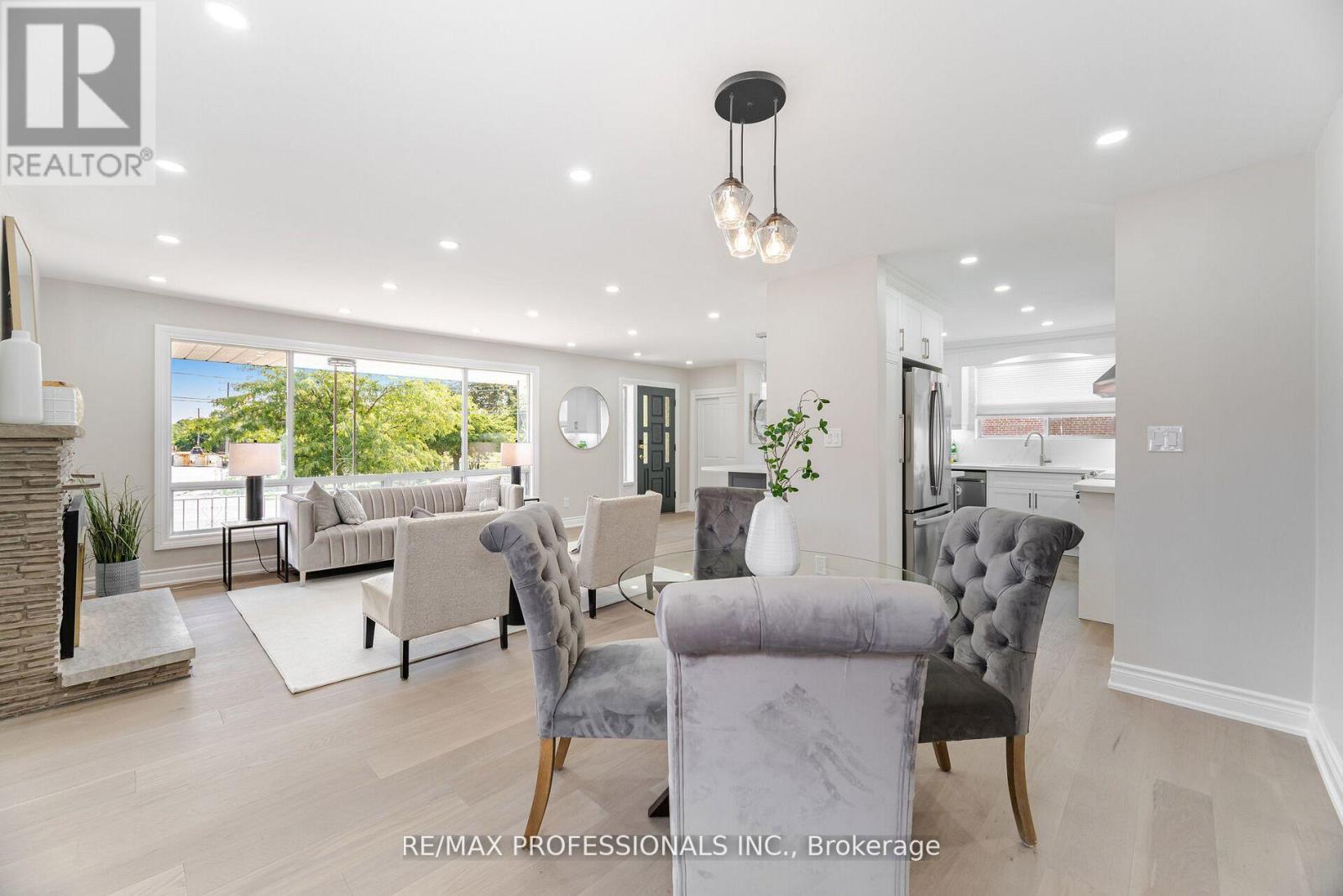 718 Royal York Road, Toronto, Ontario  M8Y 2T5 - Photo 12 - W12848602