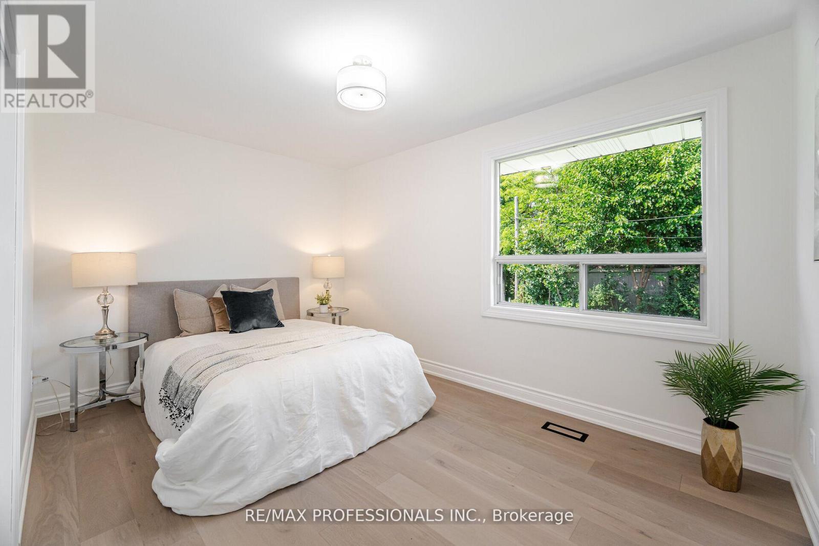 718 Royal York Road, Toronto, Ontario  M8Y 2T5 - Photo 25 - W12848602