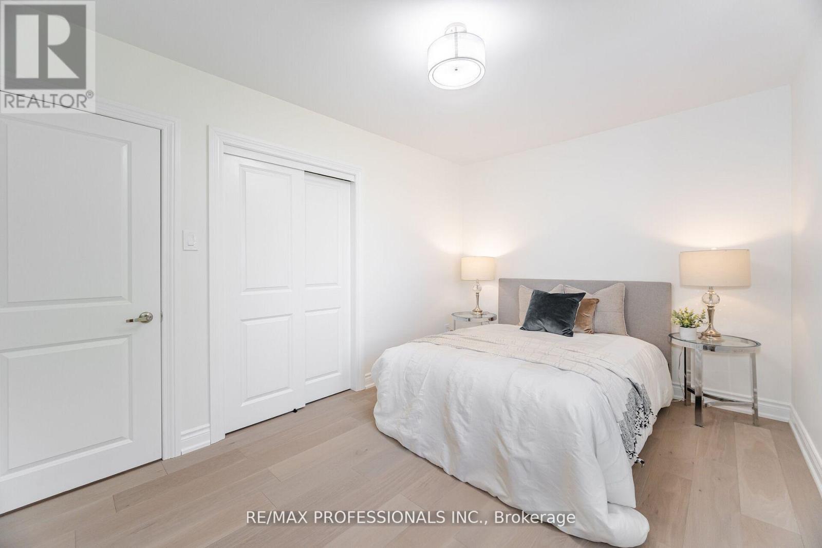 718 Royal York Road, Toronto, Ontario  M8Y 2T5 - Photo 26 - W12848602