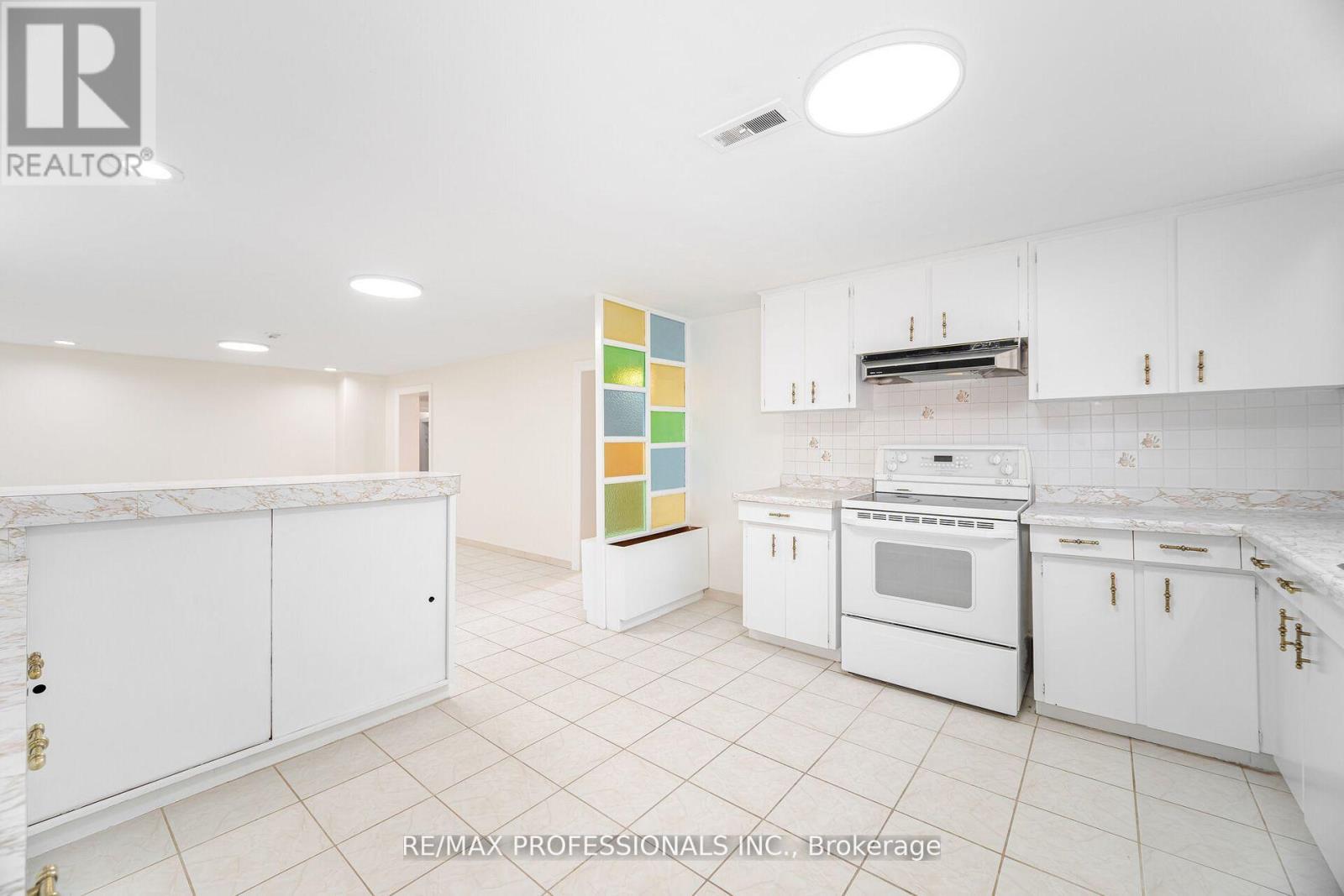 718 Royal York Road, Toronto, Ontario  M8Y 2T5 - Photo 35 - W12848602