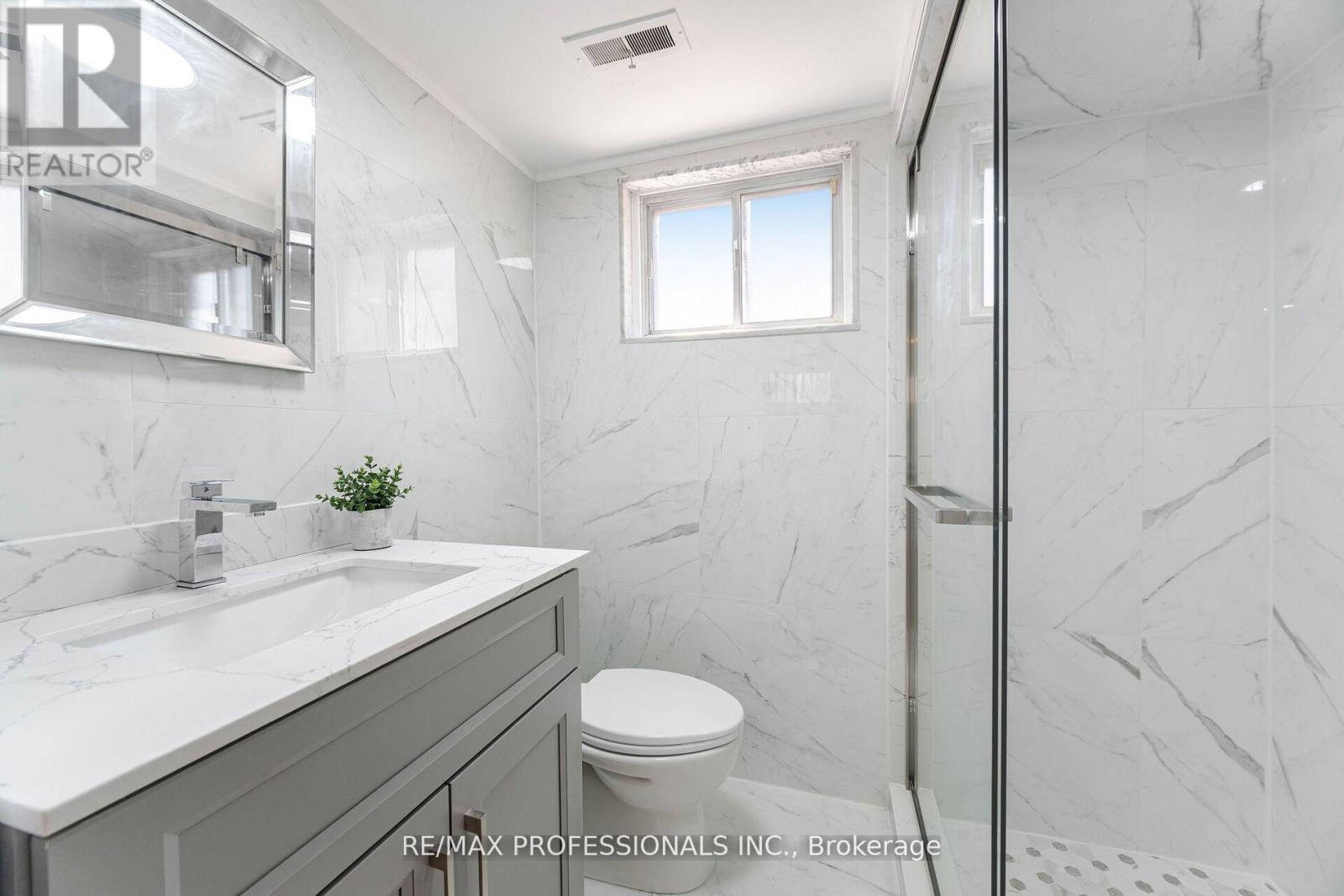 718 Royal York Road, Toronto, Ontario  M8Y 2T5 - Photo 44 - W12848602