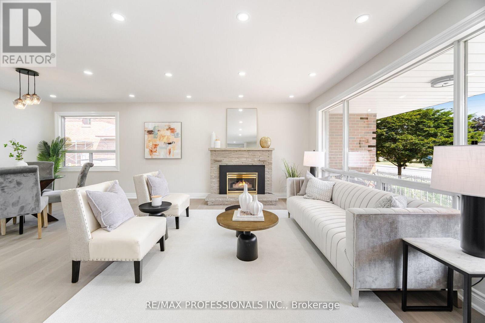 718 Royal York Road, Toronto, Ontario  M8Y 2T5 - Photo 6 - W12848602