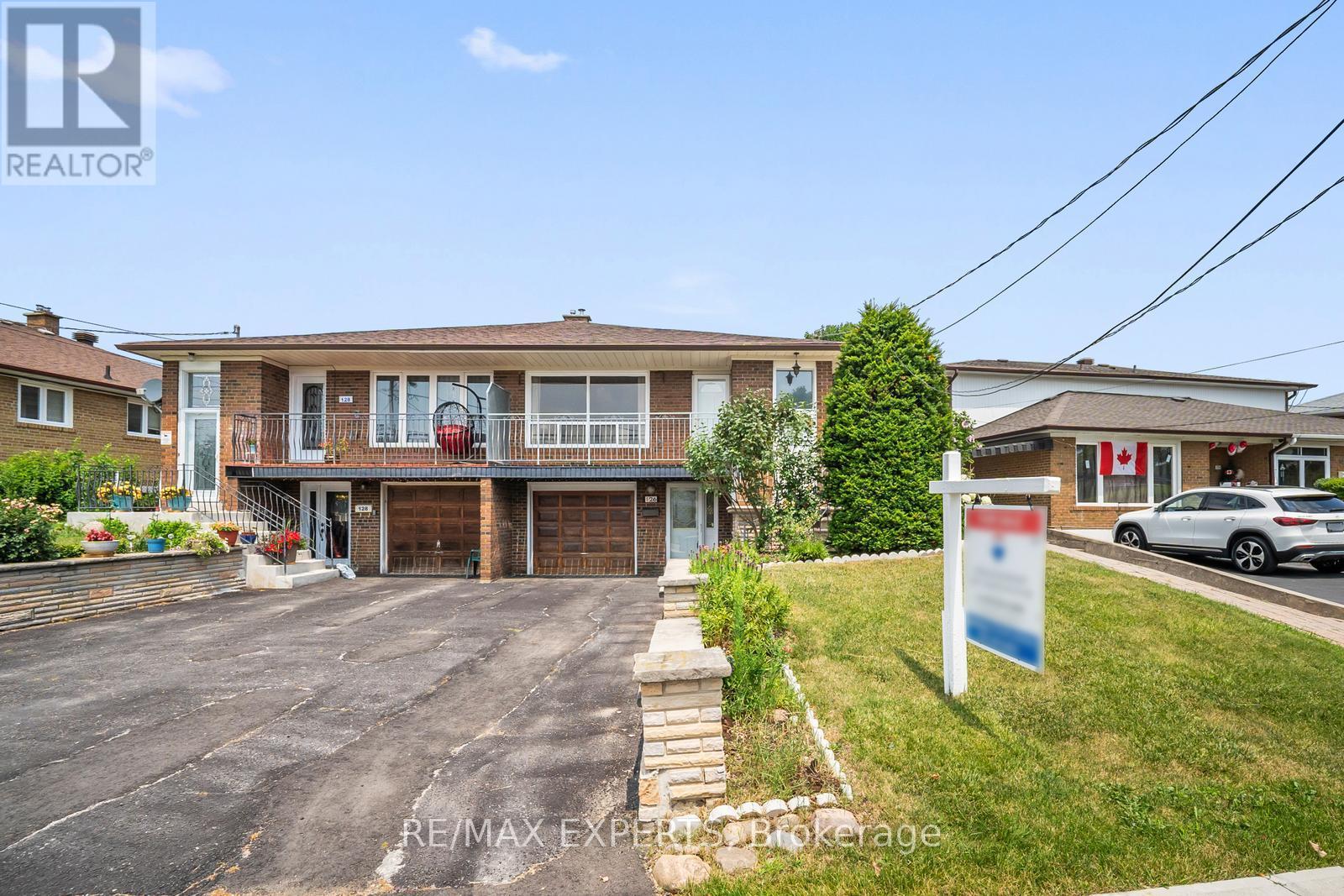 126 Ardwick Boulevard, Toronto, Ontario  M9M 1W2 - Photo 2 - W12848606