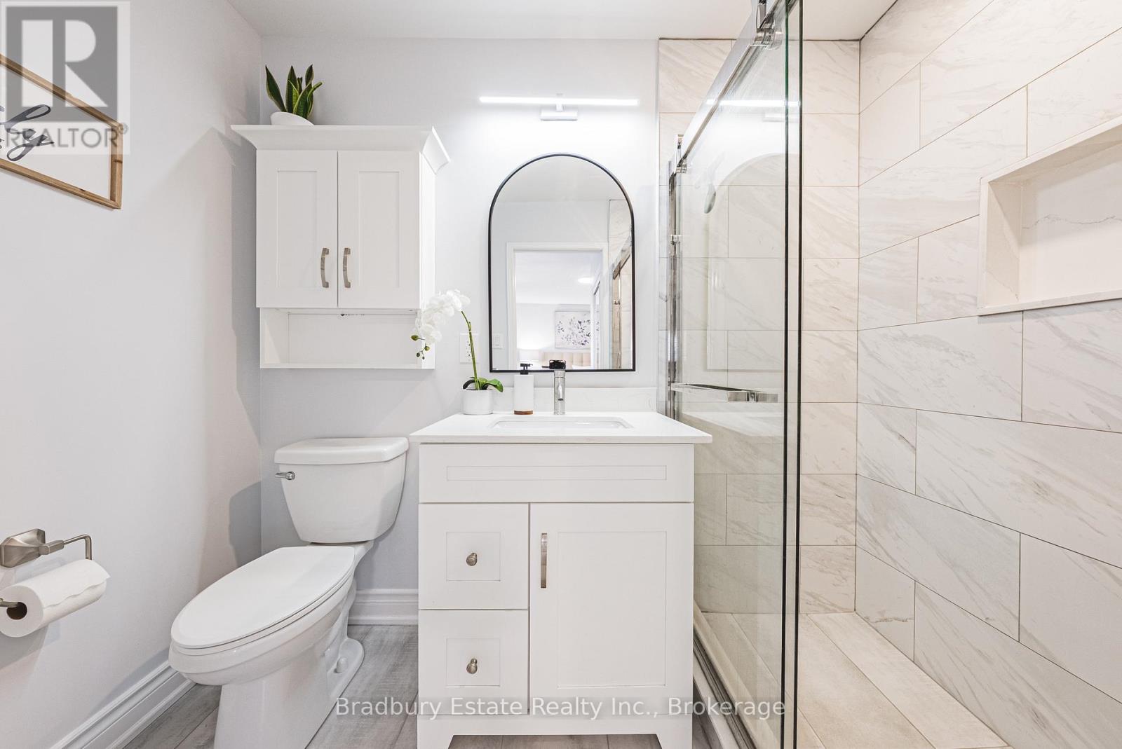 2292 Seton Crescent, Burlington, Ontario  L7L 6Y4 - Photo 18 - W12848696