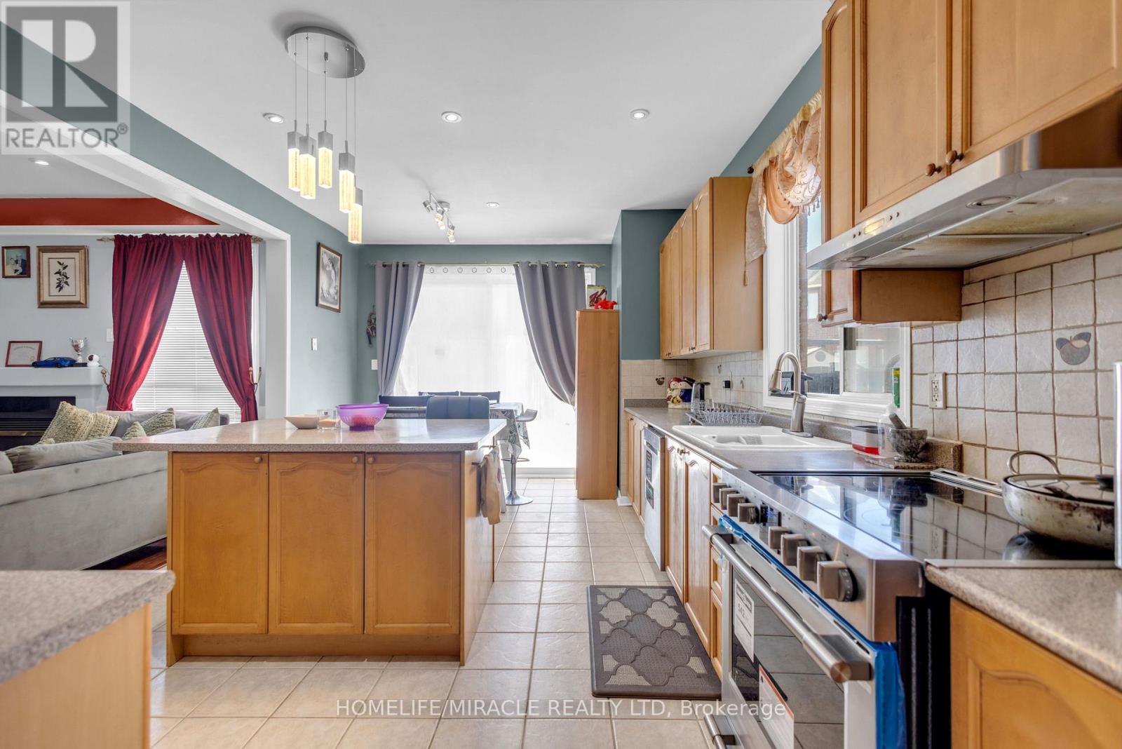 28 Latania Boulevard, Brampton, Ontario  L6P 1S9 - Photo 16 - W12841584