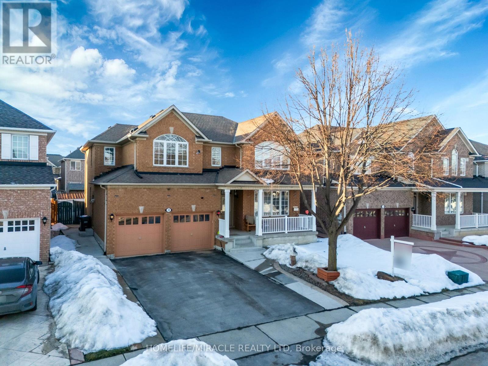 28 Latania Boulevard, Brampton, Ontario  L6P 1S9 - Photo 2 - W12841584