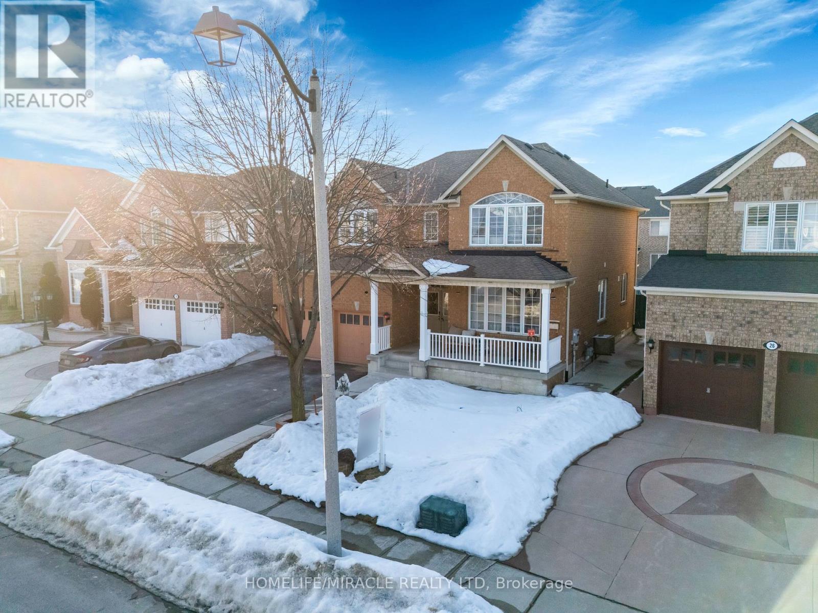 28 LATANIA BOULEVARD, Brampton, Ontario