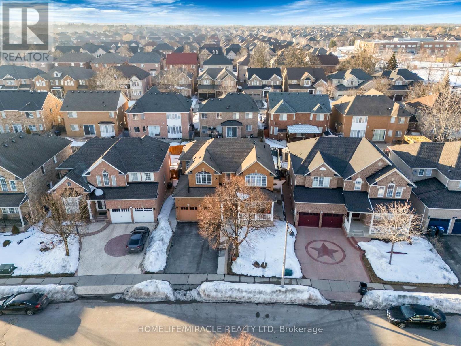 28 Latania Boulevard, Brampton, Ontario  L6P 1S9 - Photo 4 - W12841584