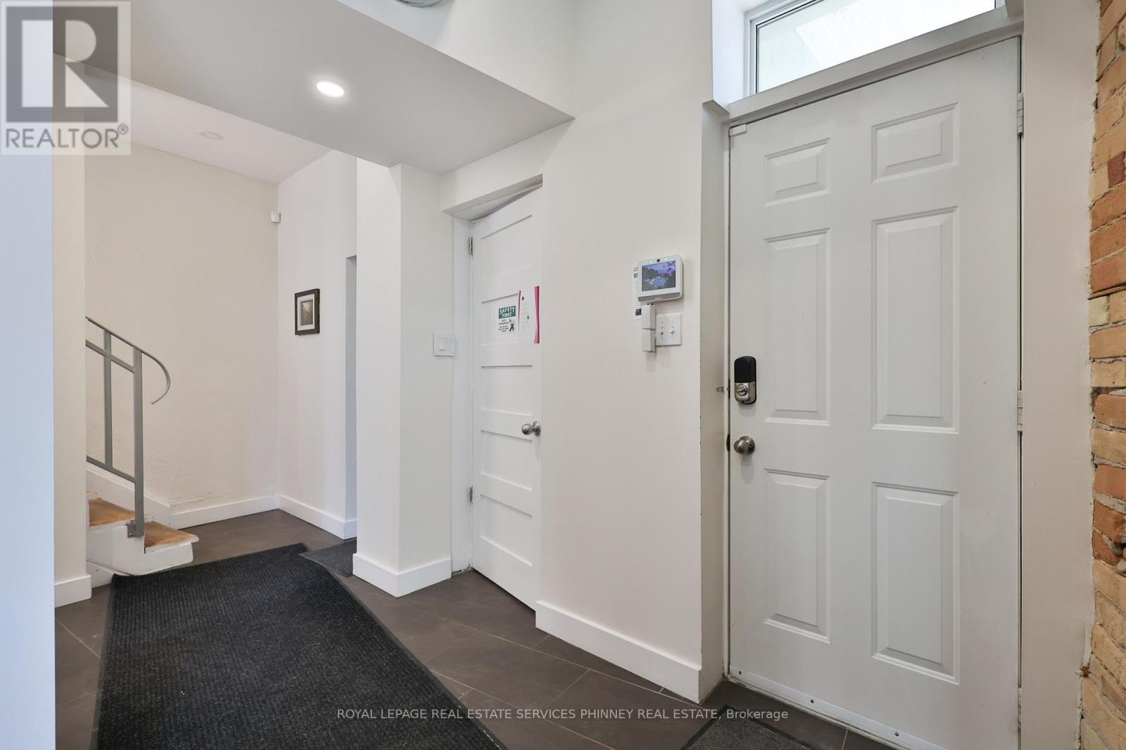 2 Queen Street E, Cambridge, Ontario  N3C 2A6 - Photo 6 - X12848396