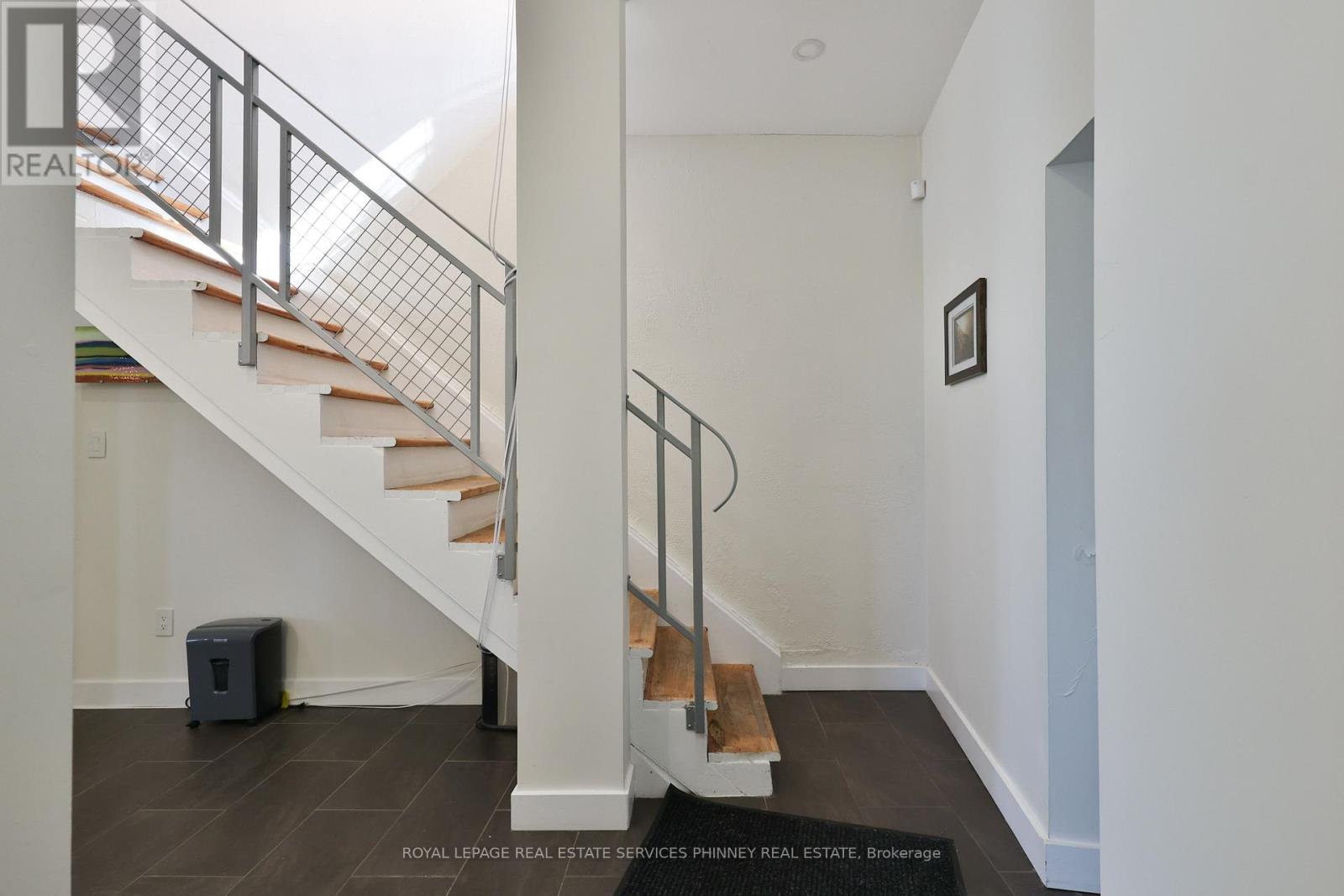 2 Queen Street E, Cambridge, Ontario  N3C 2A6 - Photo 7 - X12848396