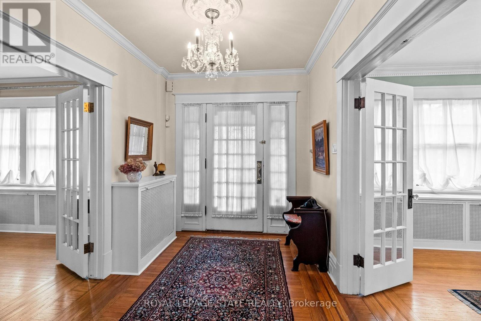 247 Macnab Street S, Hamilton, Ontario  L8P 3E2 - Photo 4 - X12848530