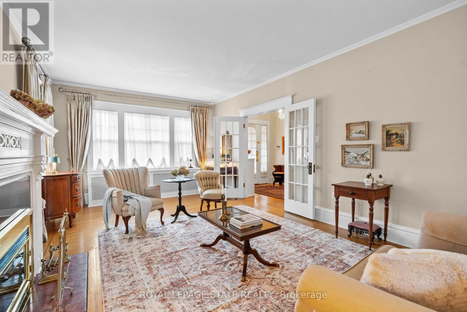 247 Macnab Street S, Hamilton, Ontario  L8P 3E2 - Photo 8 - X12848530